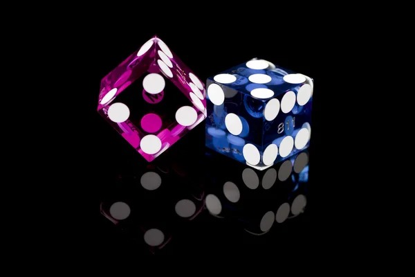 French Roulette betting interface showing table layout and live wheel spin